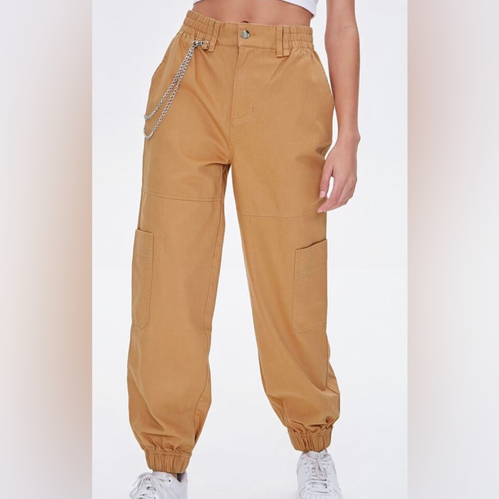 Wallet chain joggers.